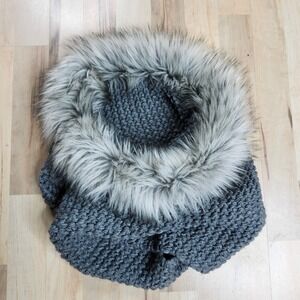 Express Knit Cowl Neck Warmer Faux Fur Trim Gray‎ OS